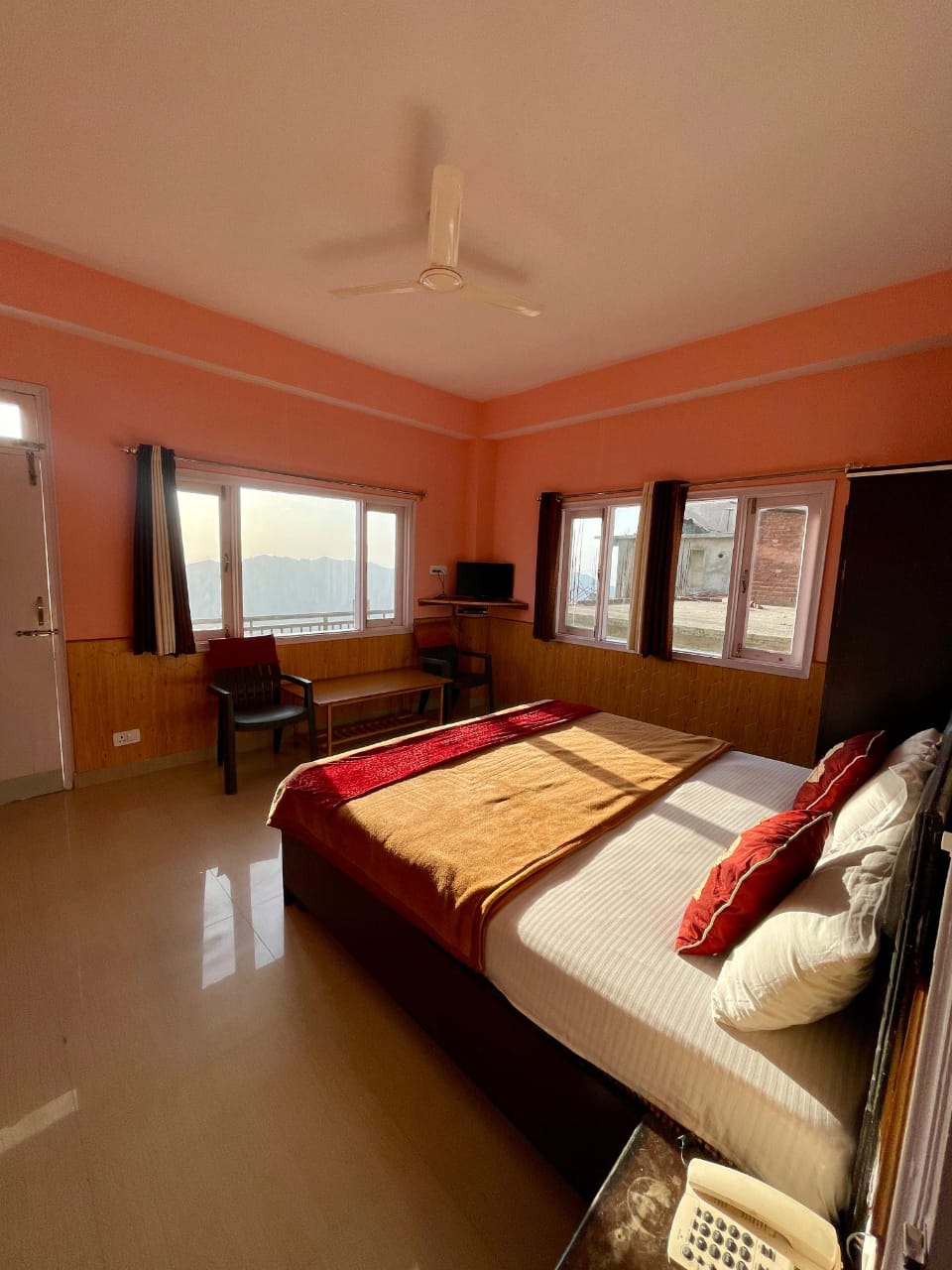 Hotel shimla hills(A unit of Kamaksha Travels) - Tap to explore photos