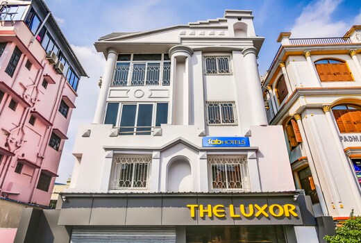 FabHotel Luxor - Nr. Acropolis Mall