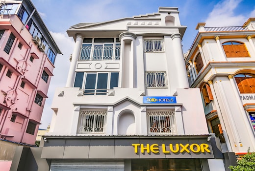 FabHotel Luxor - Nr. Acropolis Mall