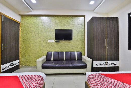 Please Note Whatsapp Only For Room Avadh Utopia Vapi Facebook