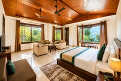 Skywood Resort, Arki