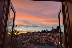 Spacious Group Stay on Mall Road for 7 pax | The Mall Ethos, Shimla