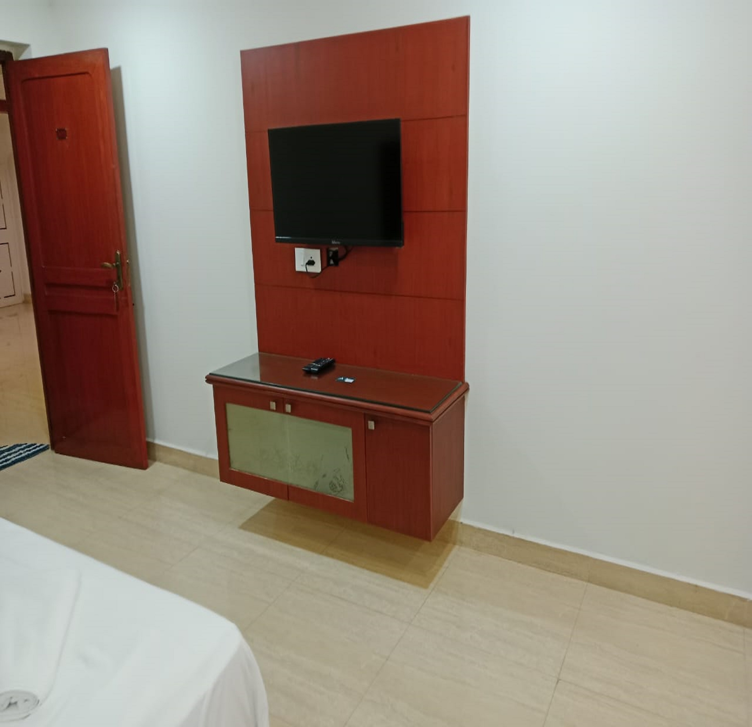 AZHAGAPPA RESIDENCY - Tap to explore photos