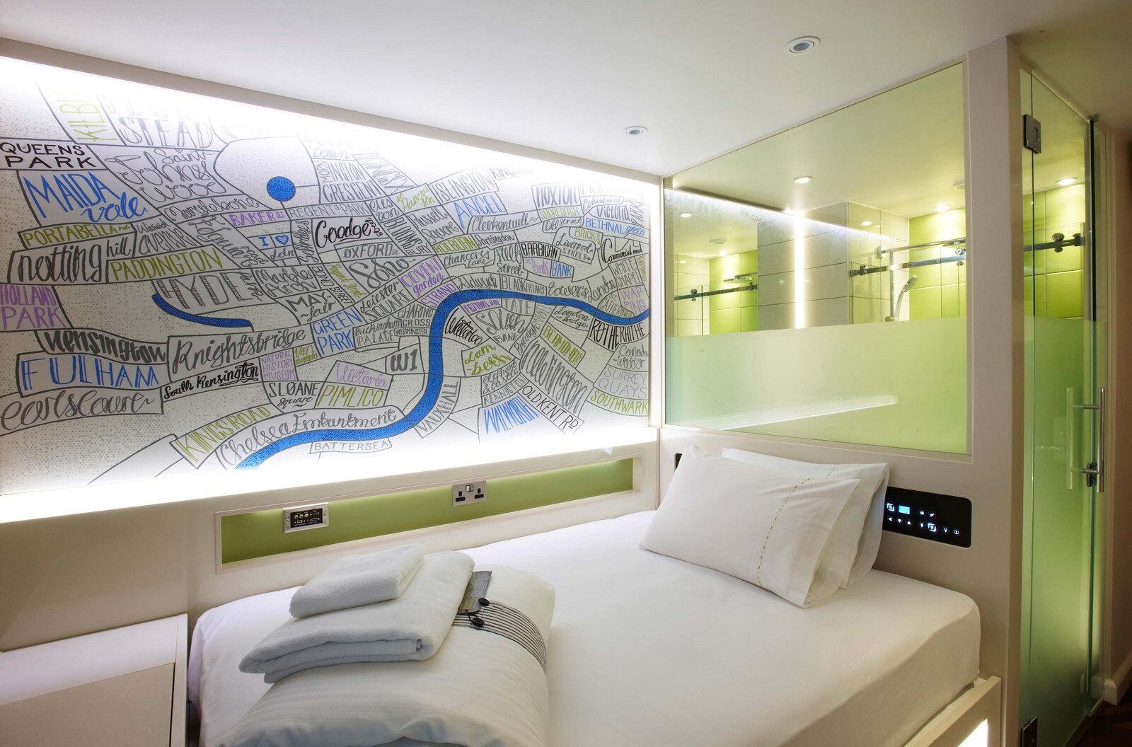 Hub by Premier Inn London Covent Garden - Tap to explore photos