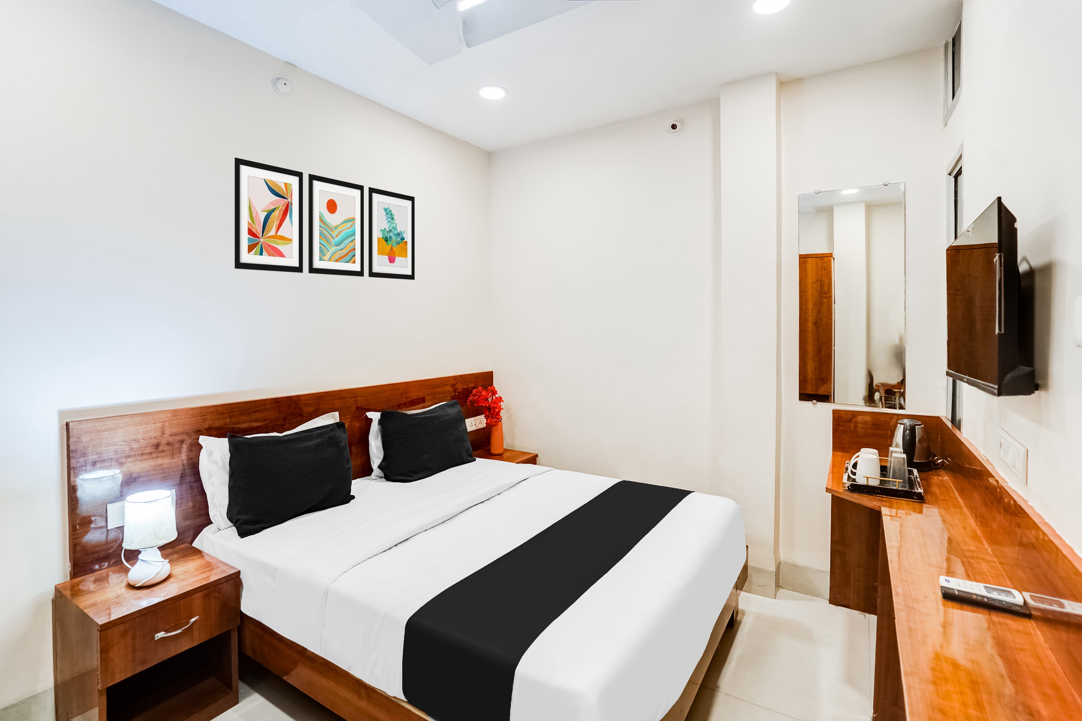 Super Hotel O Bhaisthan Near Railway Station Formerly Hotel Convivial Star - Tap to explore photos