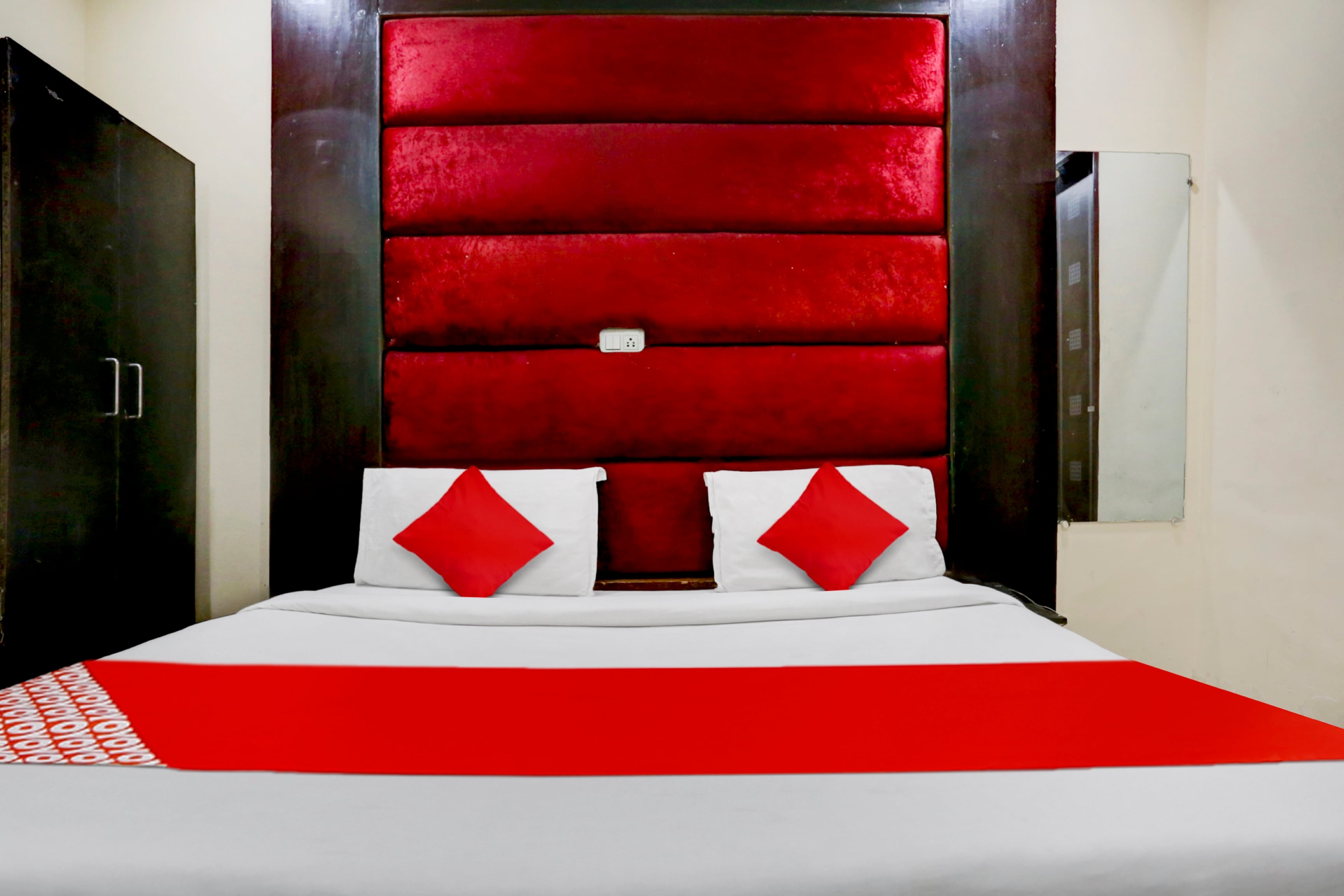 Hotel O Sagarpur - Tap to explore photos