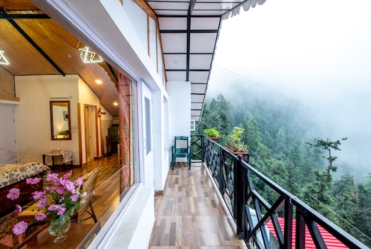 Rose Studio Cottage at Mashobra s Private Heritage