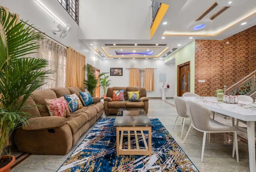Splendor Lux 5BHK Pool Villa by Susan Homestay