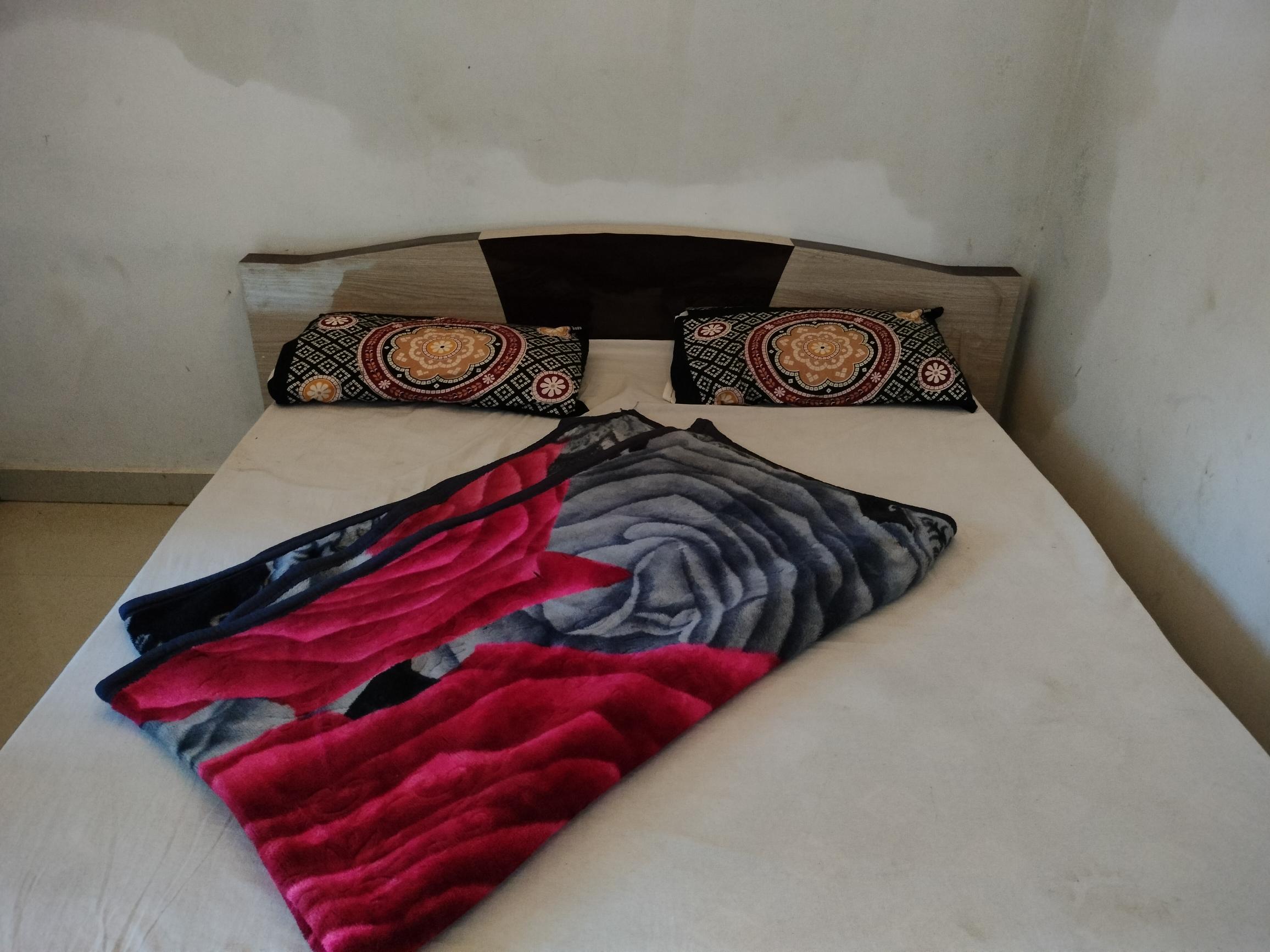 Hotel Siddhi Vinayak - Tap to explore photos