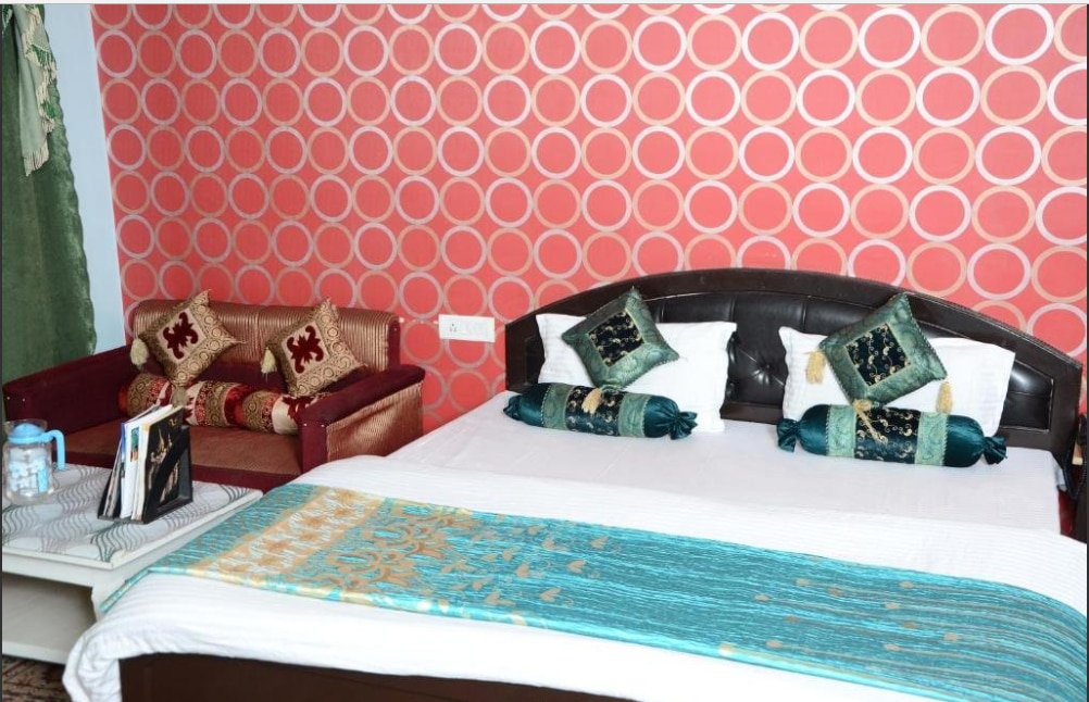 hotel Siddhi Vinayak  - Tap to explore photos