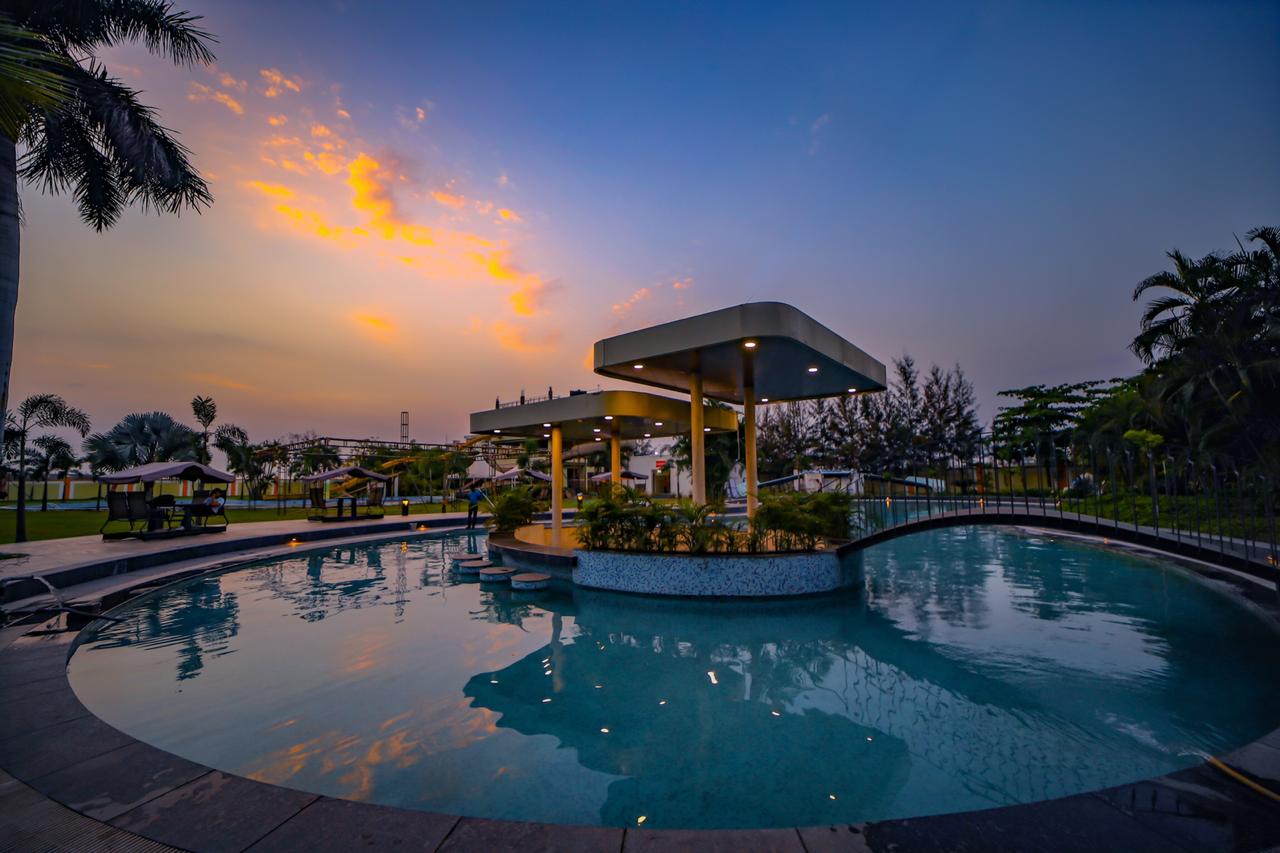 Hotel The Empyrean and Chauhan Resort Mangal Bhavan - Tap to explore photos