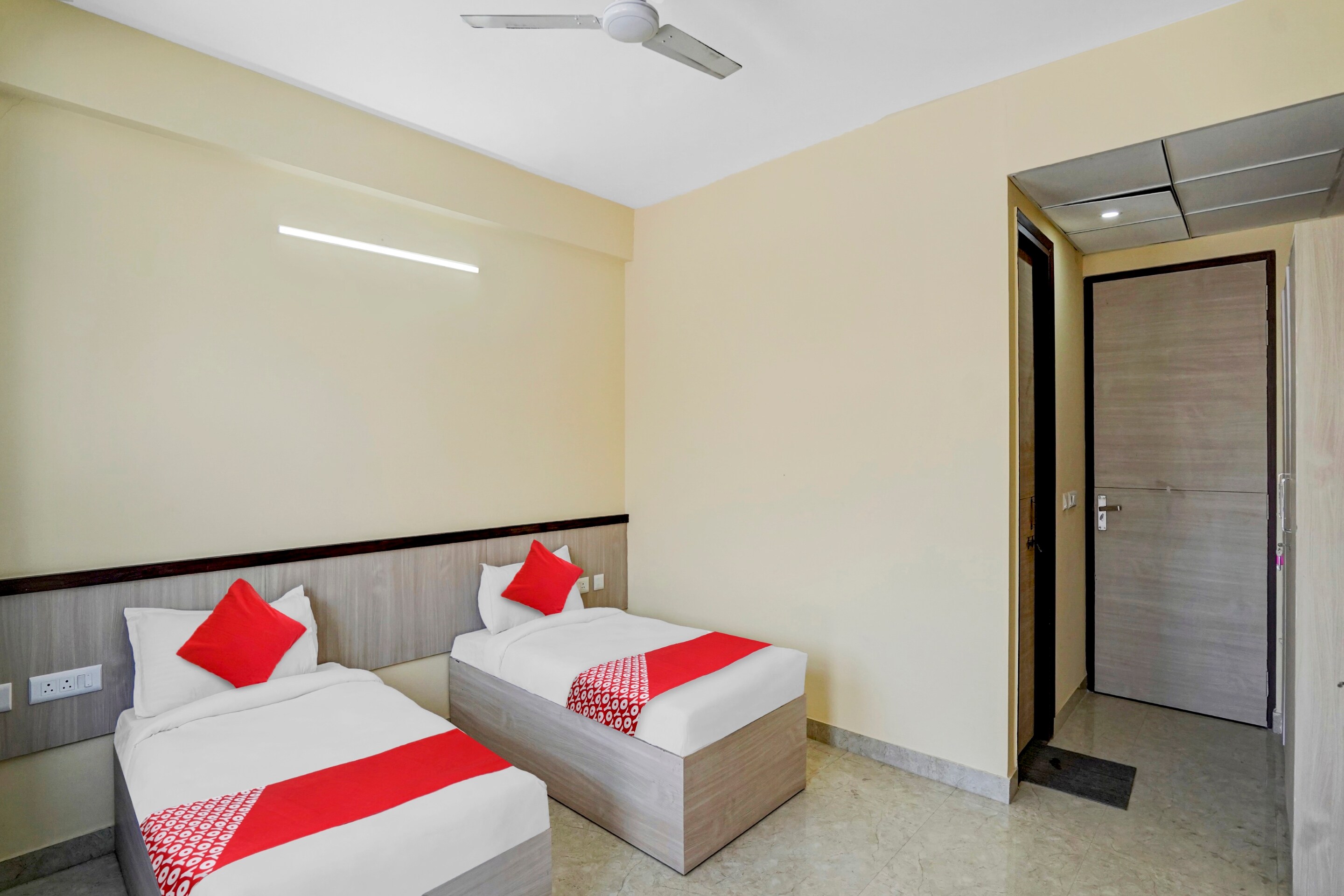 OYO Flagship Mt Stays 1 - Tap to explore photos