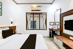Hotel O R JOHNSON, Kolkata