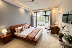 Grove Residency HauzKhas, Delhi