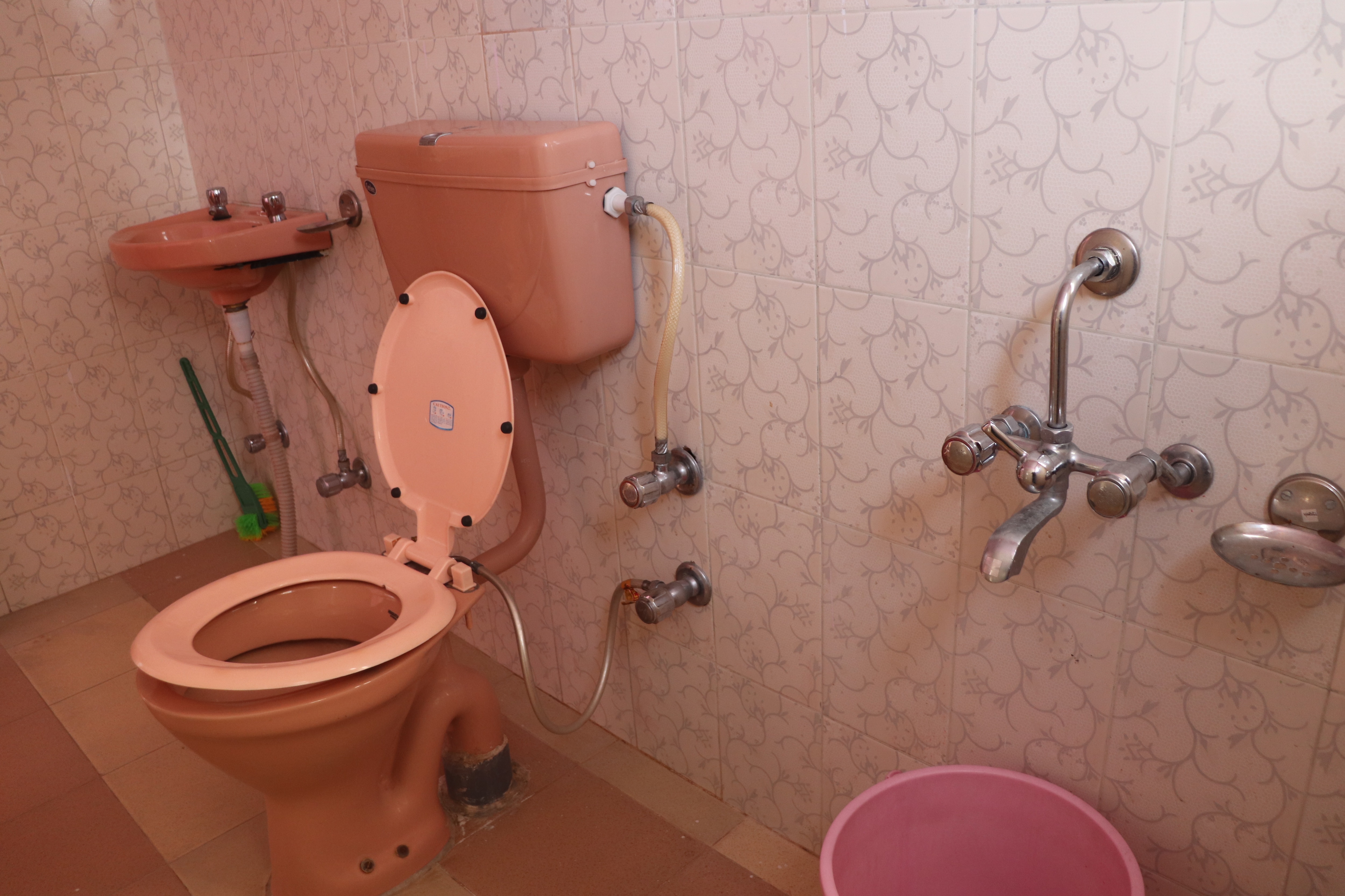 Prince Homestay | Rooms & Caretaker - Tap to explore photos