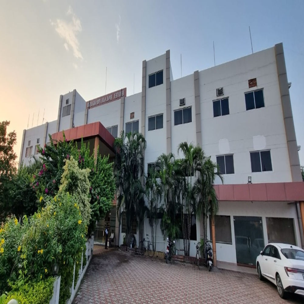 Balaji Prakash Hotel - Tap to explore photos