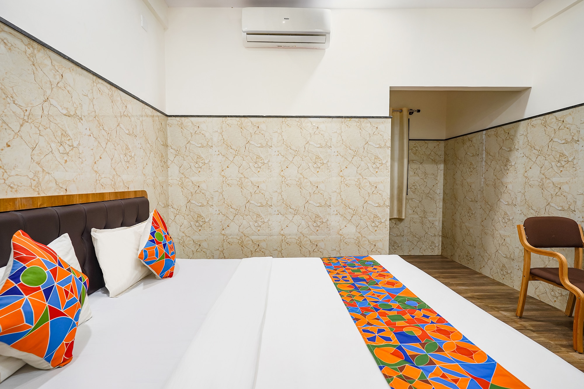 FabHotel Classic Heights - Near Yelahanka Railway Station - Tap to explore photos