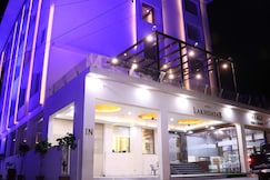 HOTEL LAKHDATAR, Sikar