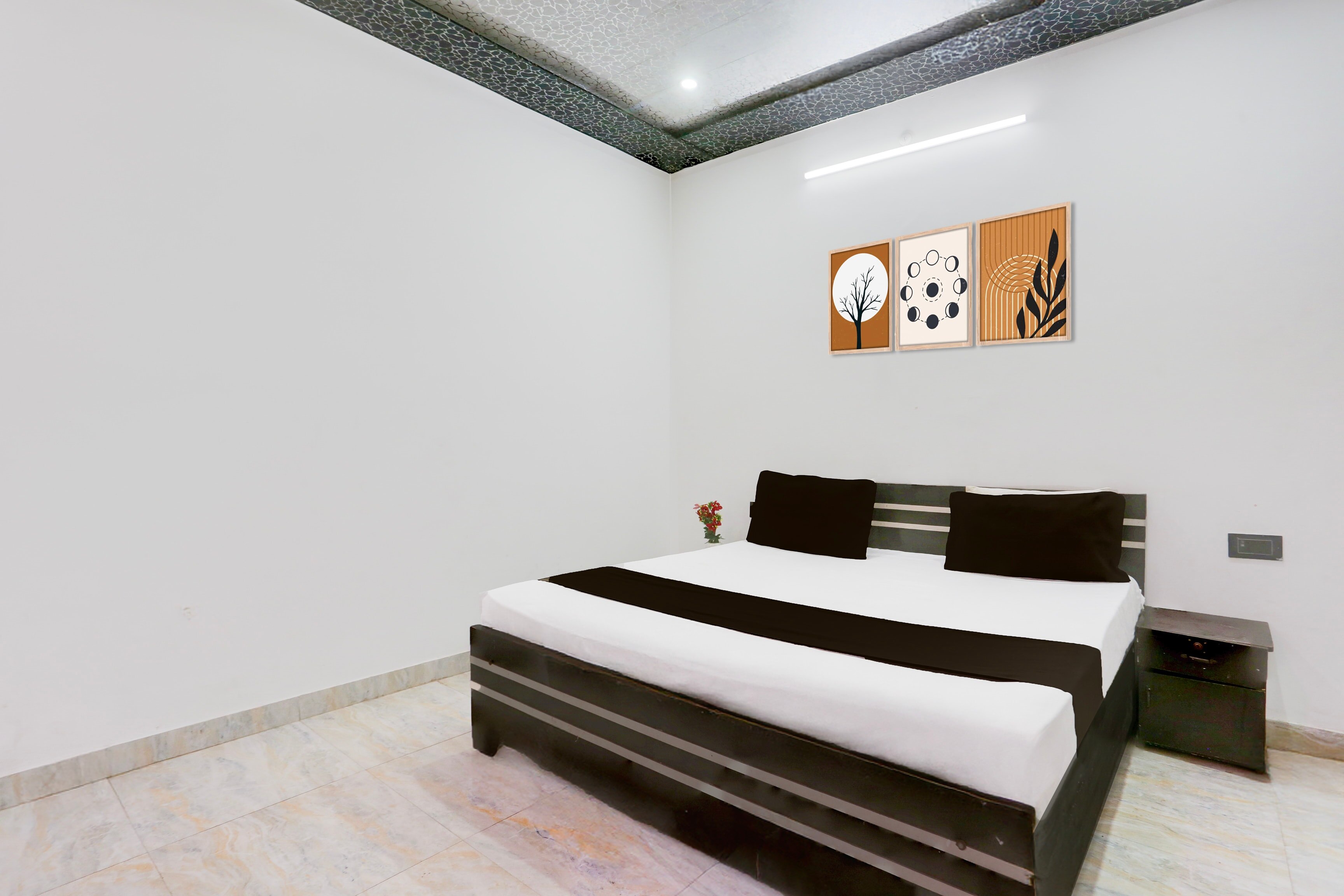 Hotel O Vidhya Dham - Tap to explore photos