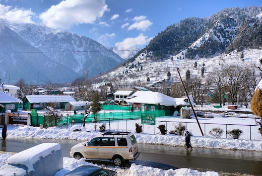 Chinar Palace Pahalgam, 4.6 km from Betaab Valley by Prospera Hospitality Pvt. Ltd.