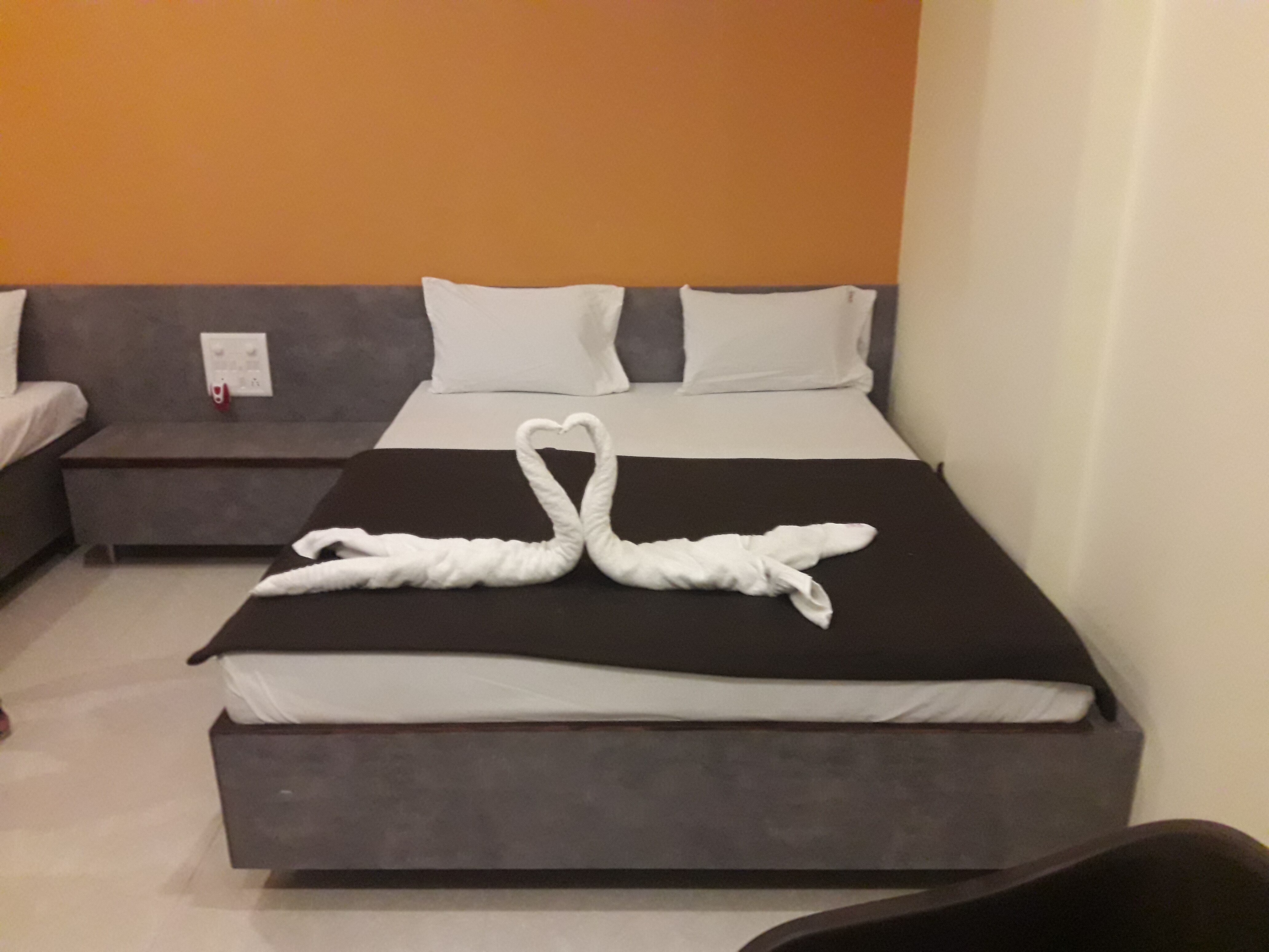 TRIPLE BED NON A.C 1