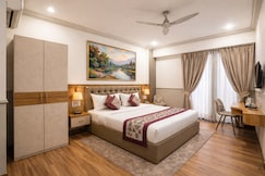 Hotel Emerald Suites & Banquet, Noida
