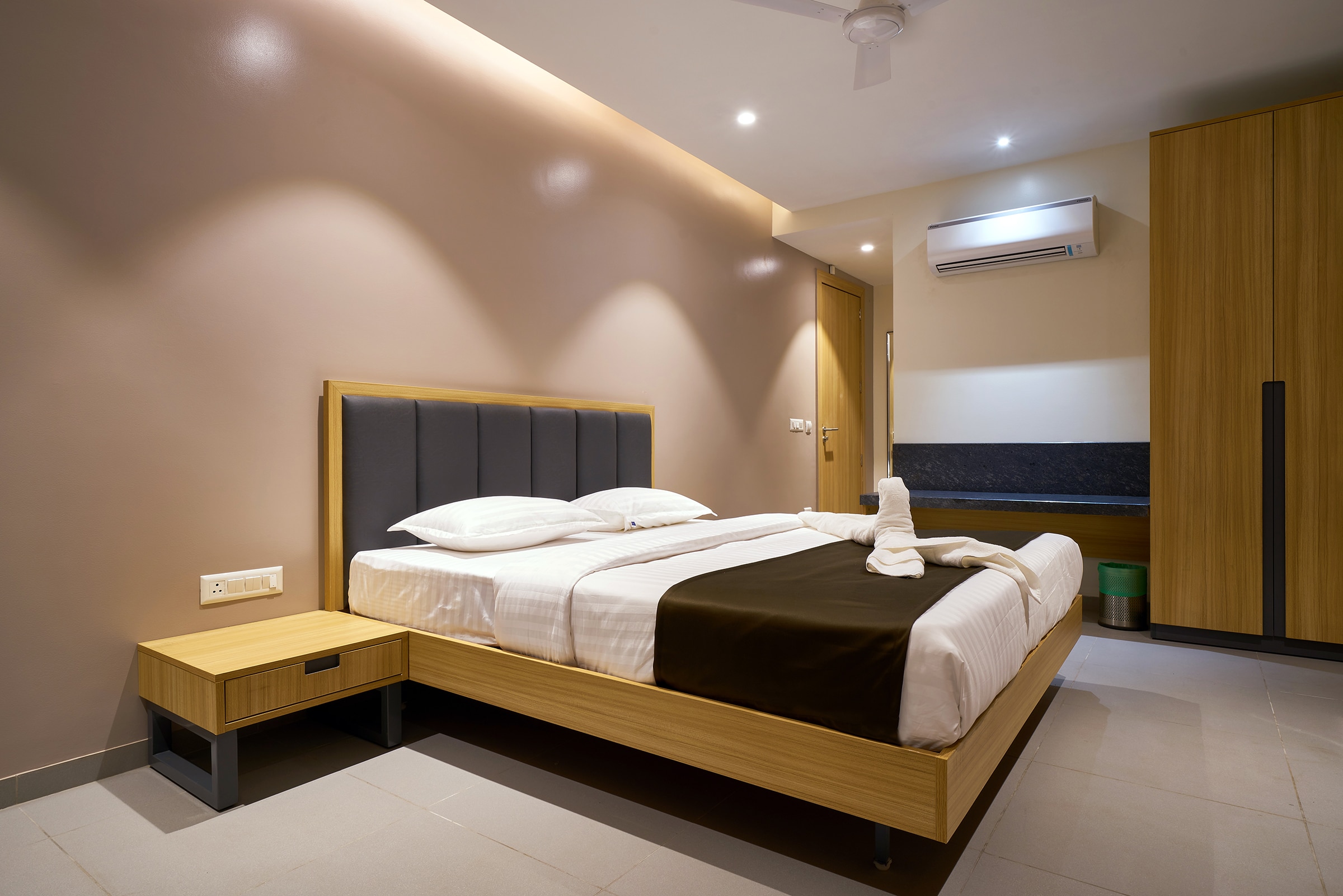 Executive AC Room 1