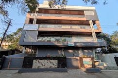 RT RESIDENCY HOTEL AND LODGE, Dhule