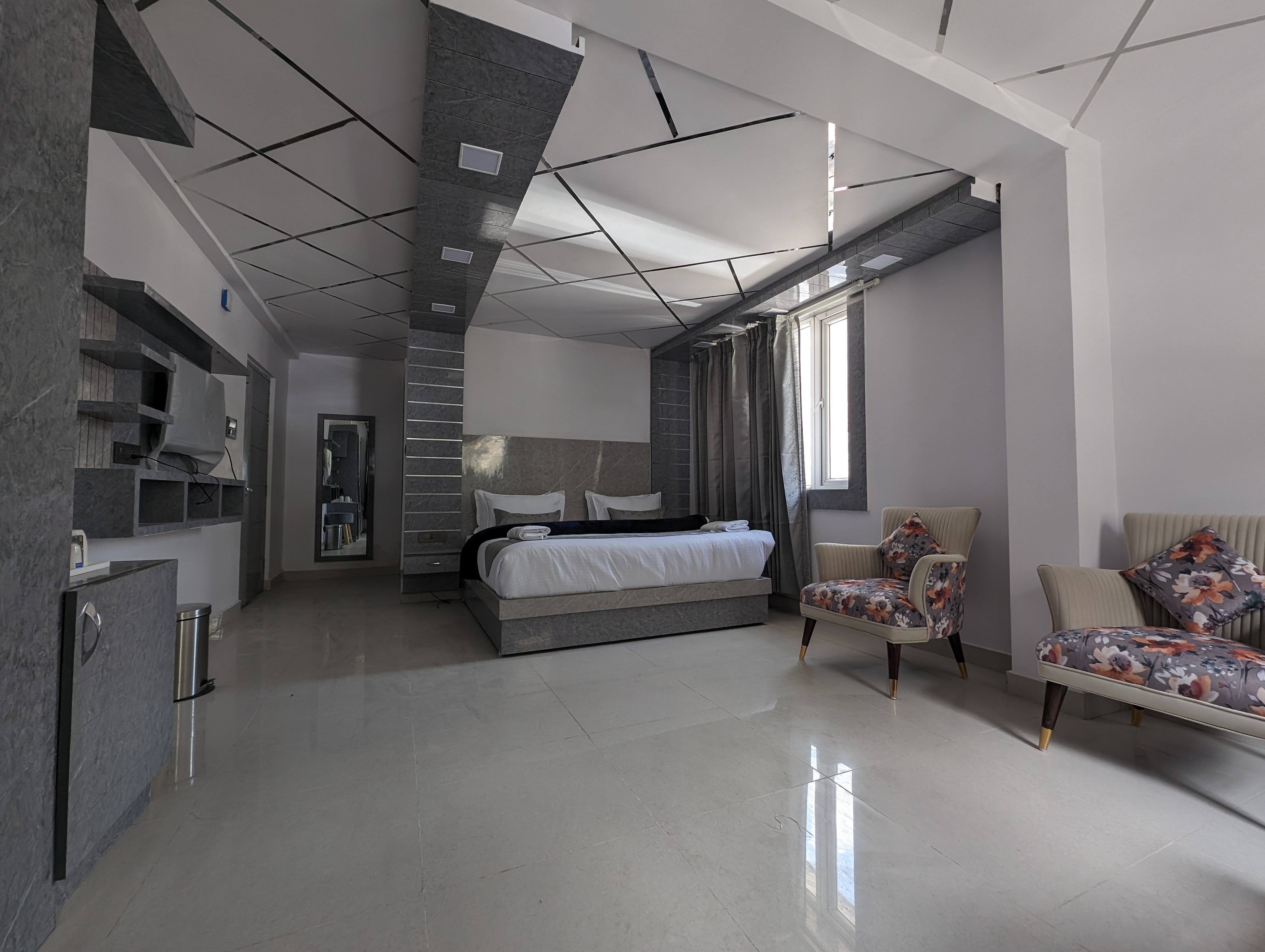 Hotel Mangalam - Tap to explore photos