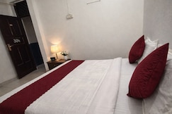 Hotel Ten Crown Noida, Noida