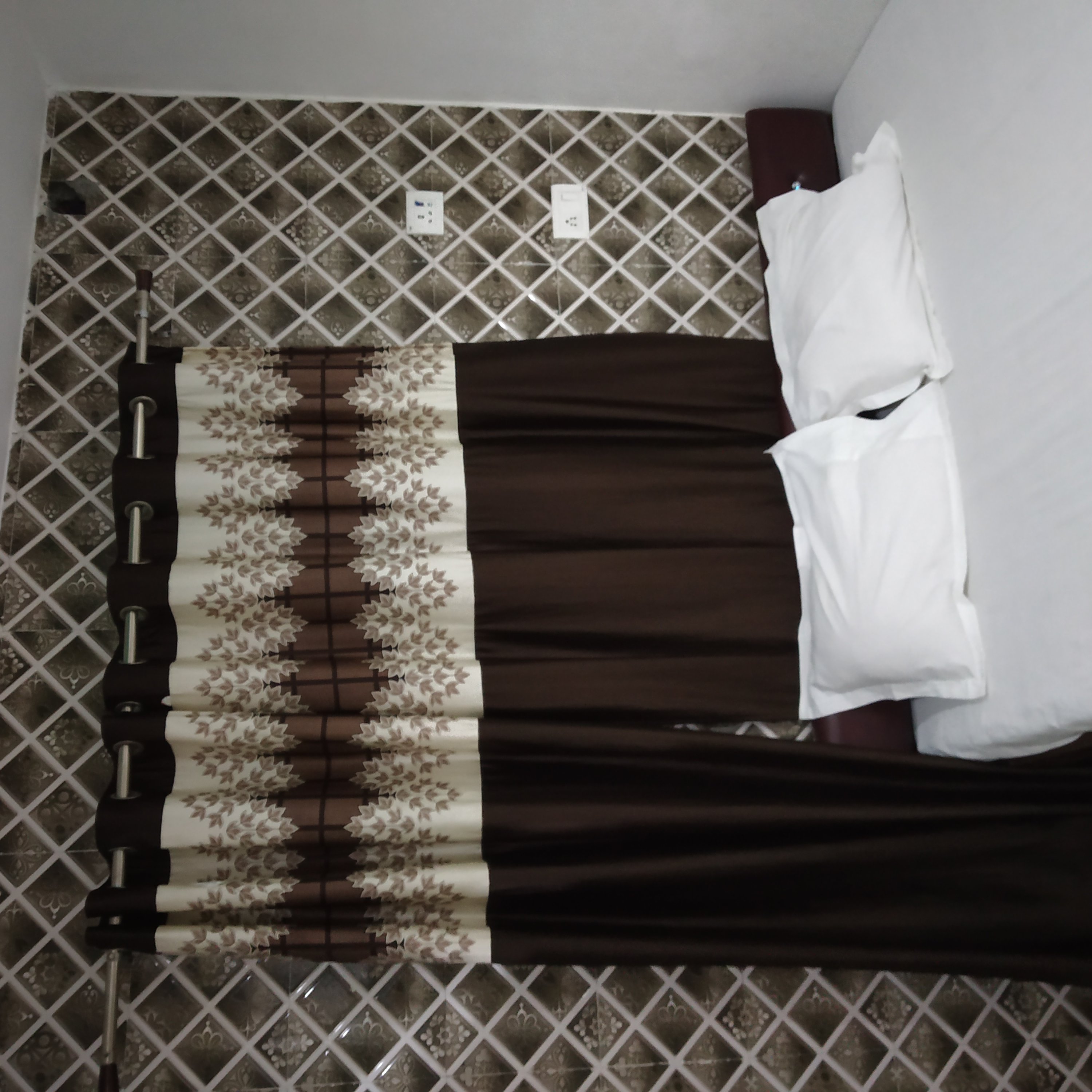 New Hotel Yatri Niwas  - Tap to explore photos