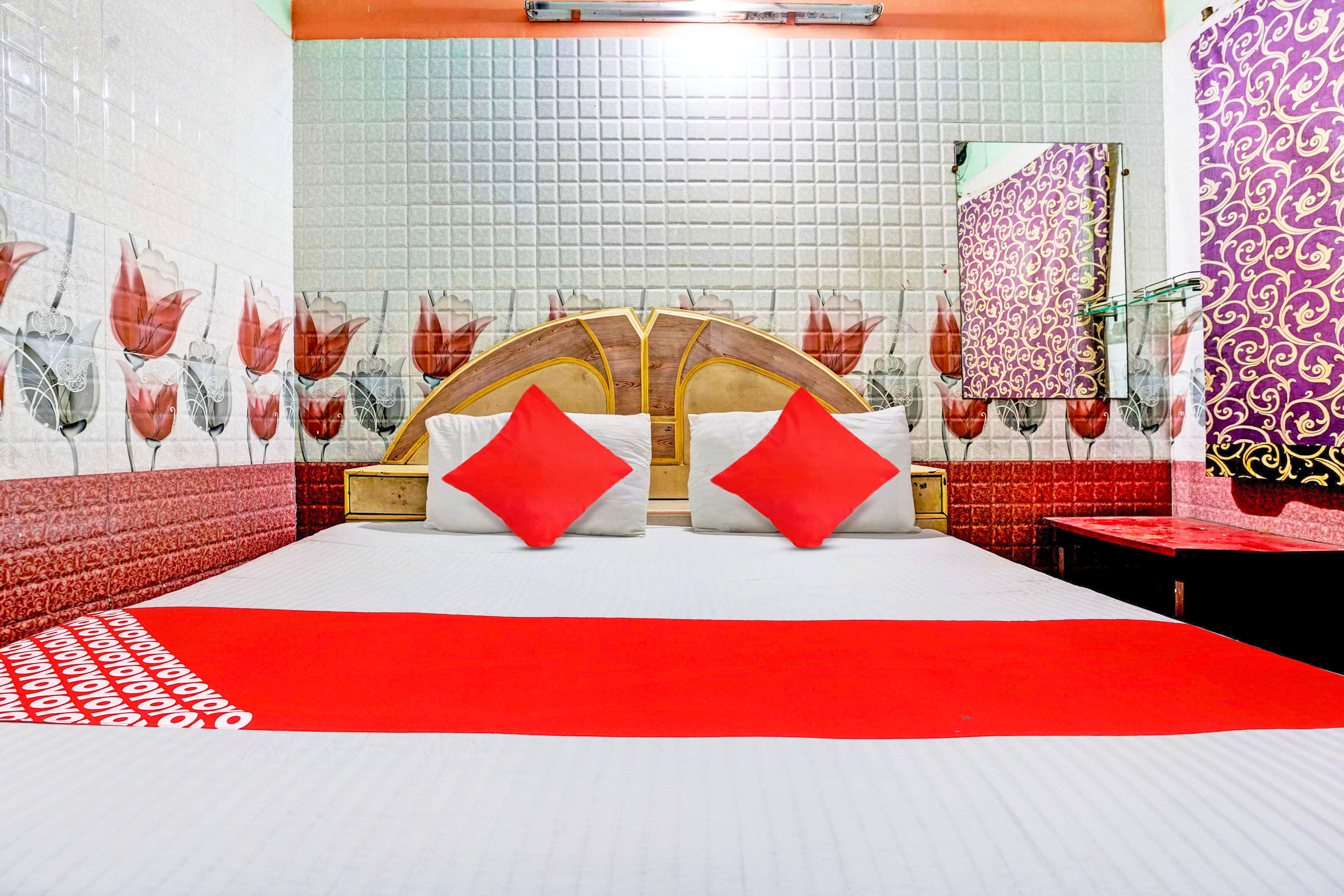 Hotel O Meera Guest House - Tap to explore photos