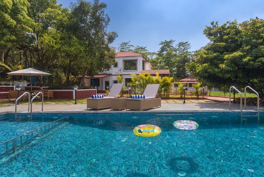 SaffronStays Riverfront Manor