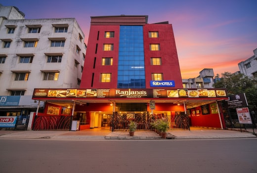 FabHotel Ranjanas - Nr humkar Chowk