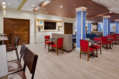 Holiday Inn Express & Suites LATTA, Dillon