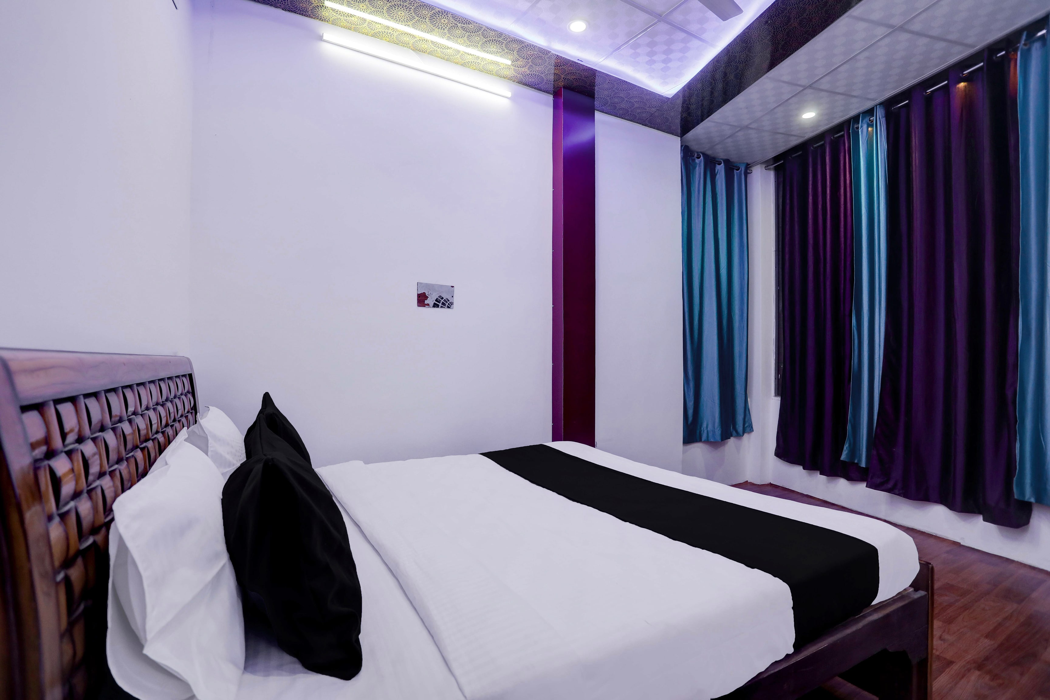 Hotel O Awadh Inn - Tap to explore photos