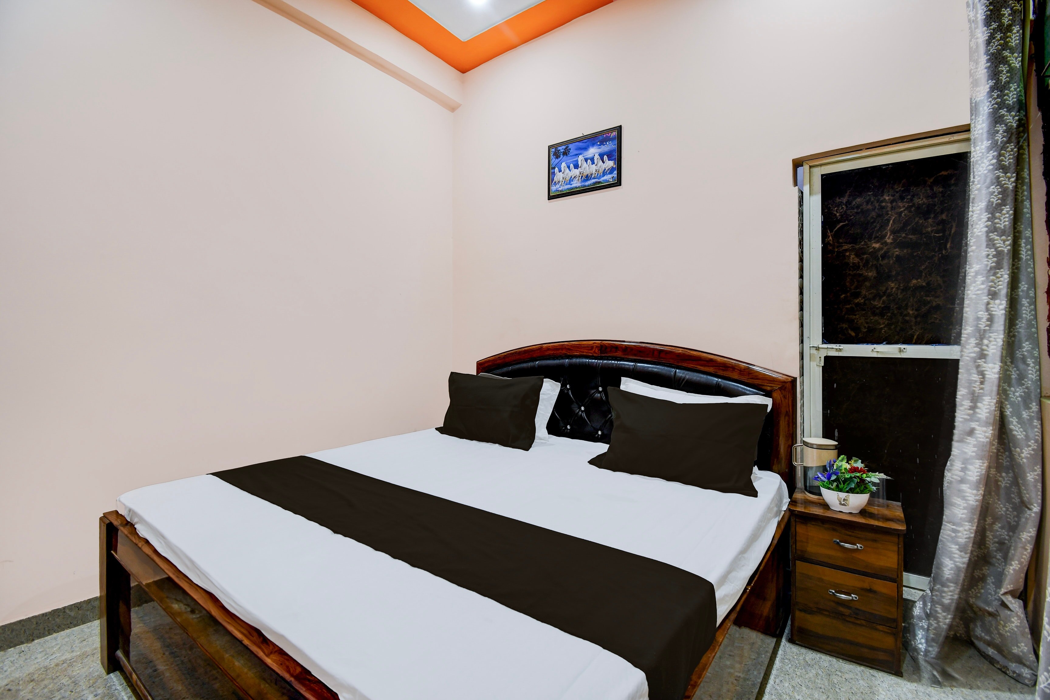 SPOT ON Shree Mangalam Inn - Tap to explore photos