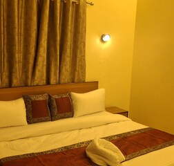 Standard AC | Attached Washroom