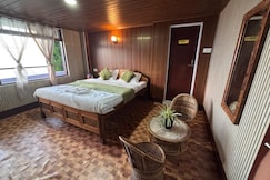 P SQUARE HOTEL (CAFE RESTRO & STAY), Darjeeling