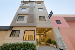 Shree Aaradhya Suites Hotel, Khatu