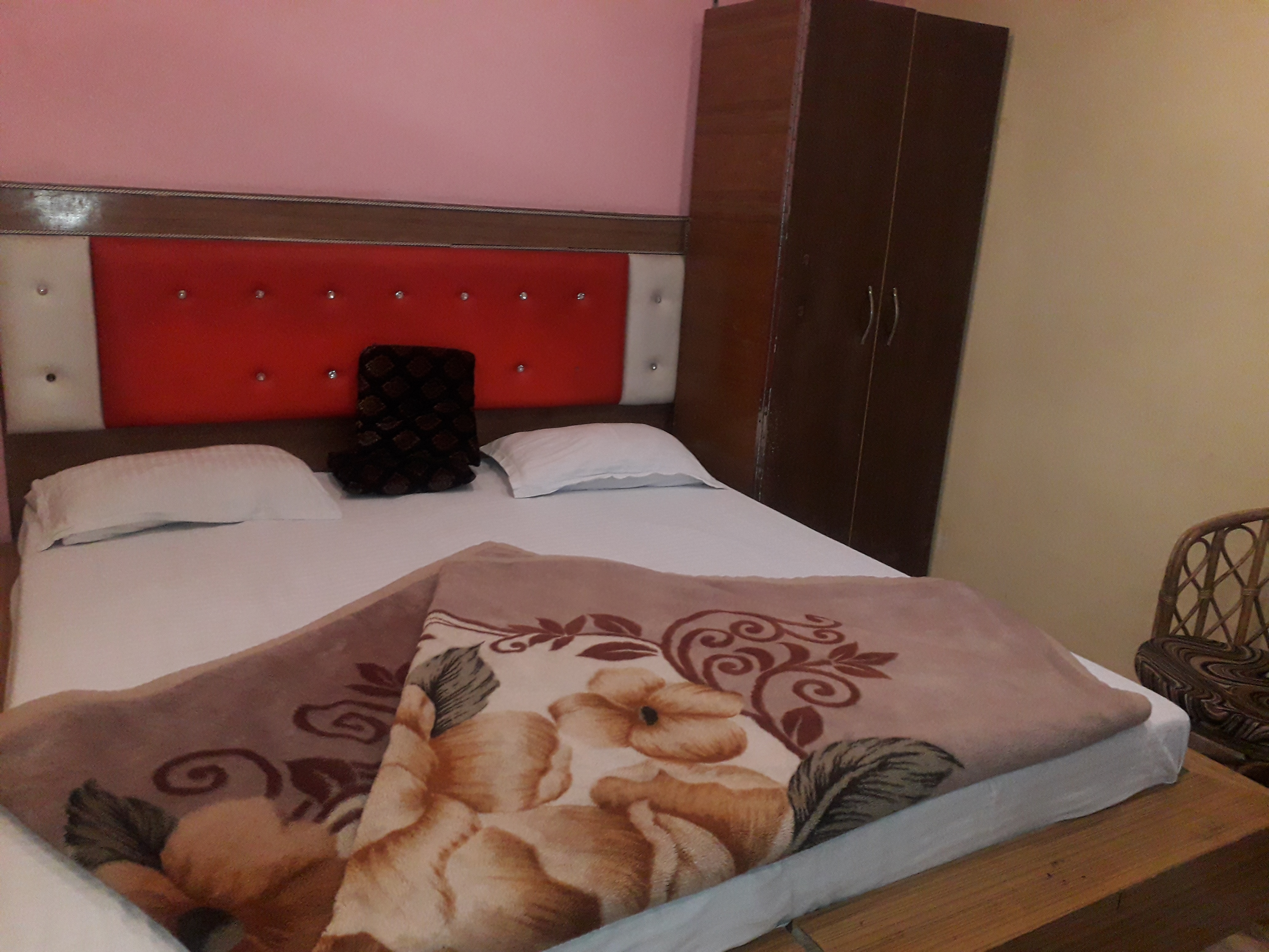 Hotel Rattans Regency - Tap to explore photos