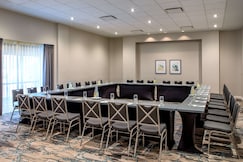 DoubleTree by Hilton Chicago - North Shore Conference Center, Chicago