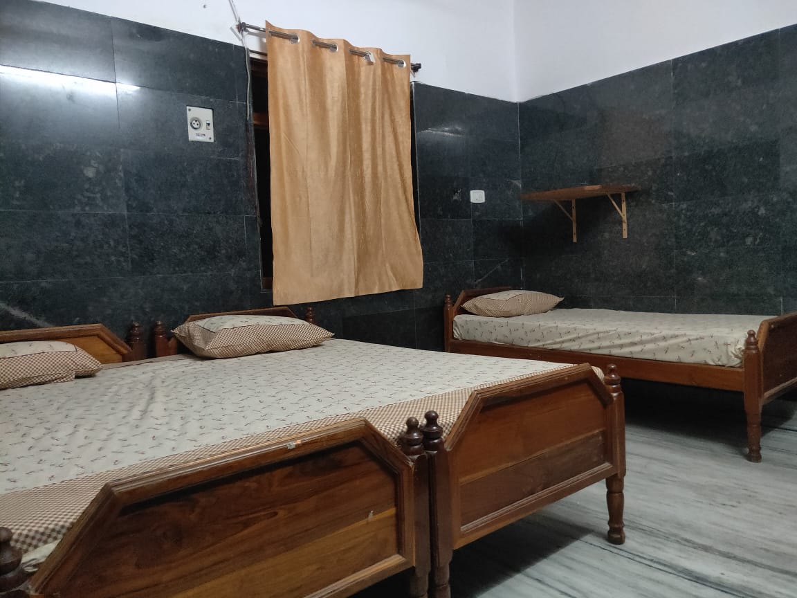 GURU THIRUMALA LODGE - Tap to explore photos