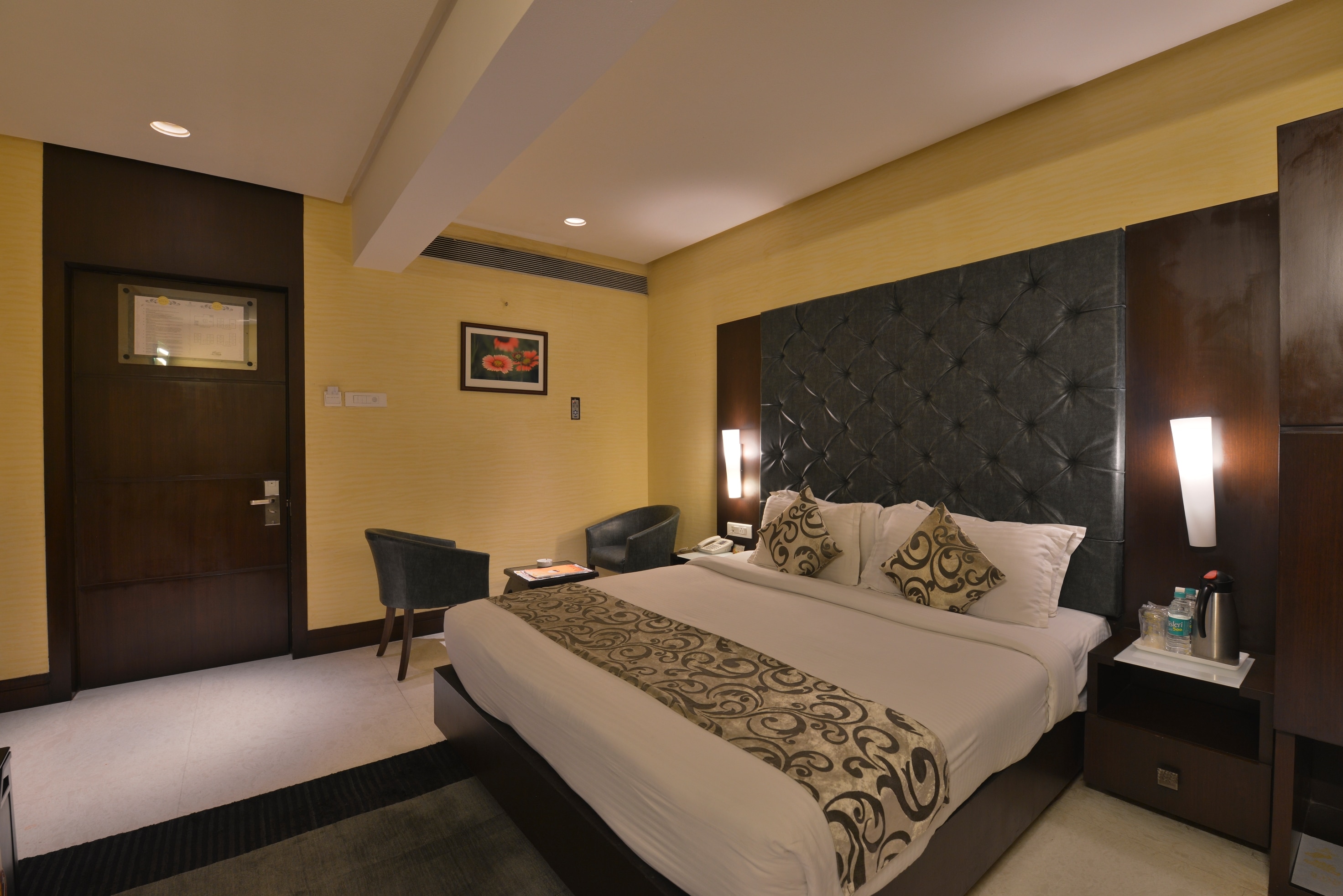 Hotel The Golden Oak Central by Citrus Prime - Tap to explore photos