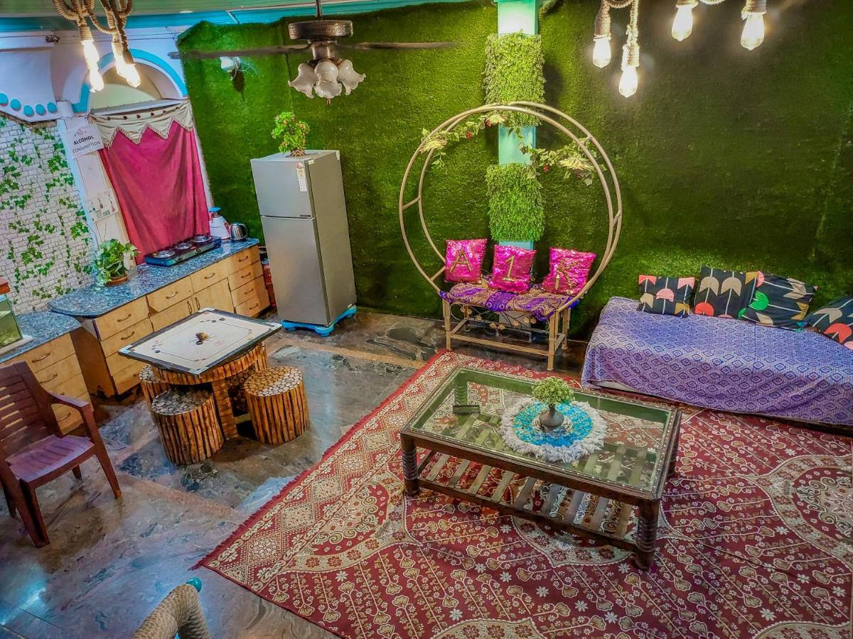 A1 K Homestay - Tap to explore photos