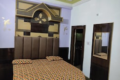 The Parika Guest House, Chintpurni