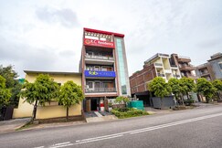 FabHotel RC Residency, Noida