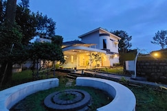 Starlight Castle - Luxury 5BHK with swimming pool, Pennagaram