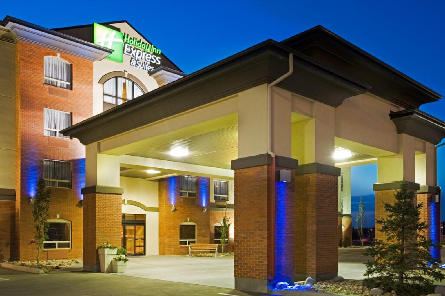 Holiday Inn Express ST. ALBANS - M25, JCT.22 - Tap to explore photos
