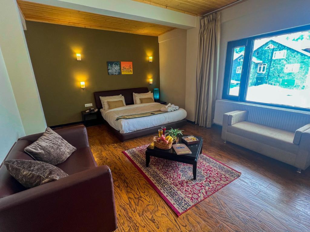 HOTEL TRANQUIL RETREAT - Tap to explore photos